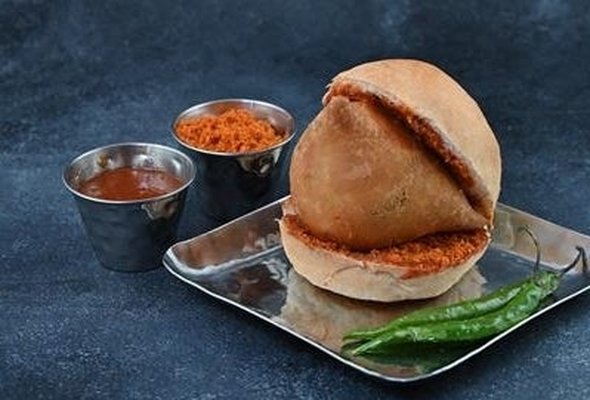 Schezwan Samosa Pav