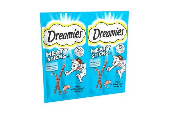 DREAMIES™ Meaty Sticks Adult Cat Treats with Scrumptious Salmon 30g