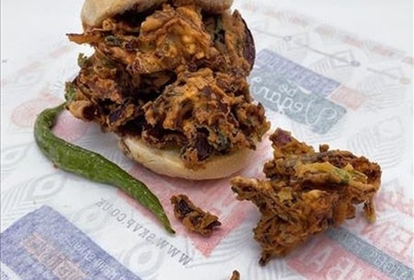 Onion Bhajiya Pav