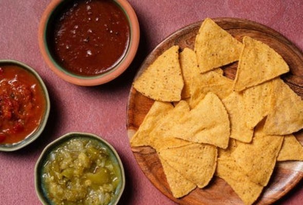 Totopos con 3 Salsas