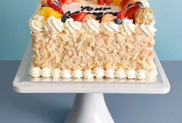 8'' Almond Fruit & Hazelnut