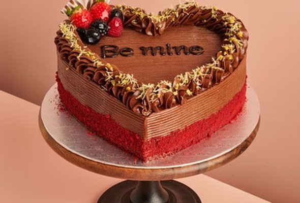 6" Red Velvet Dubai Chocolate Heart Cake