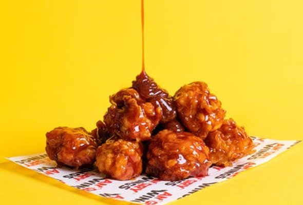 6 PIECE BONELESS WINGS