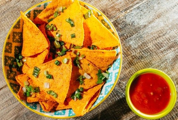 Tortilla Chips and Salsa Roja