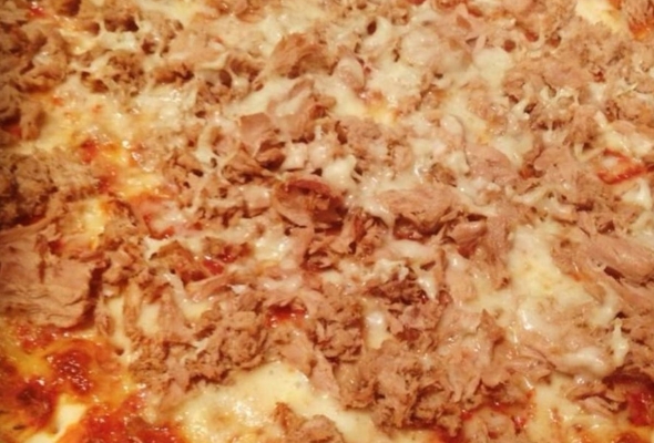 Tuna Special Pizza